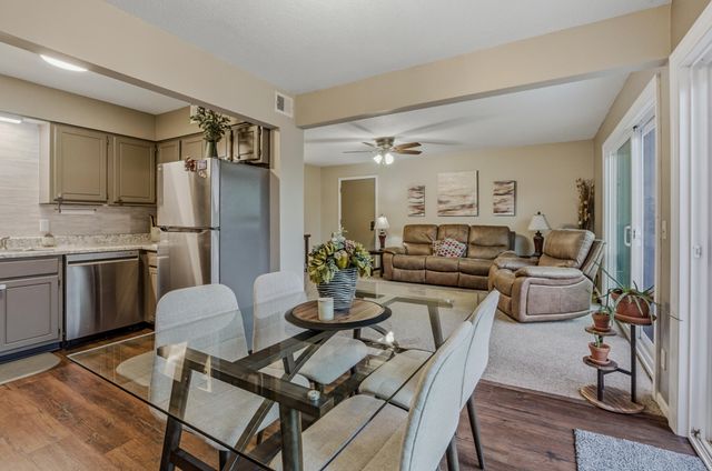 804 S FAIRVIEW RD B8, Columbia, MO 65203