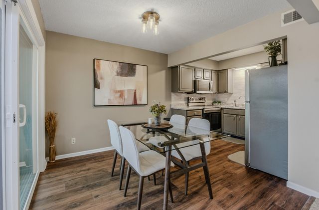 804 S FAIRVIEW RD B8, Columbia, MO 65203