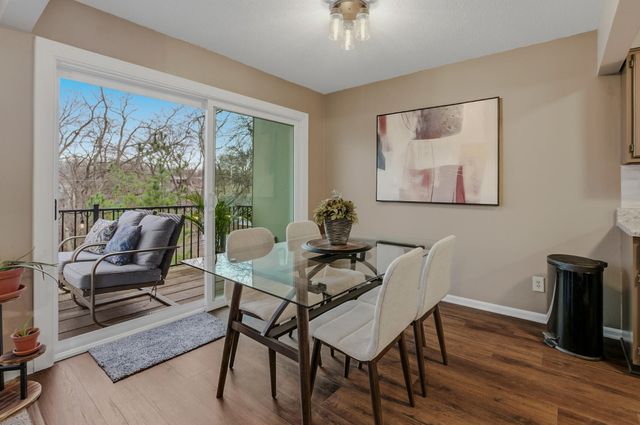 804 S FAIRVIEW RD B8, Columbia, MO 65203