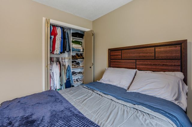 804 S FAIRVIEW RD B8, Columbia, MO 65203