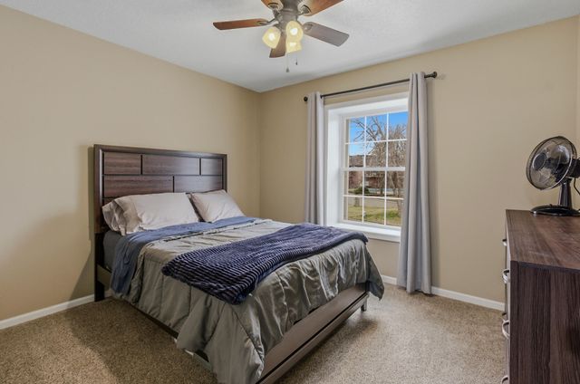 804 S FAIRVIEW RD B8, Columbia, MO 65203