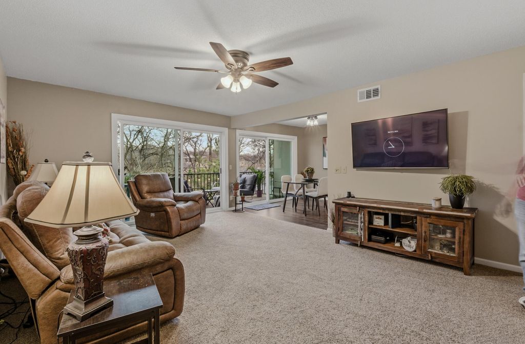 804 S FAIRVIEW RD B8, Columbia, MO 65203