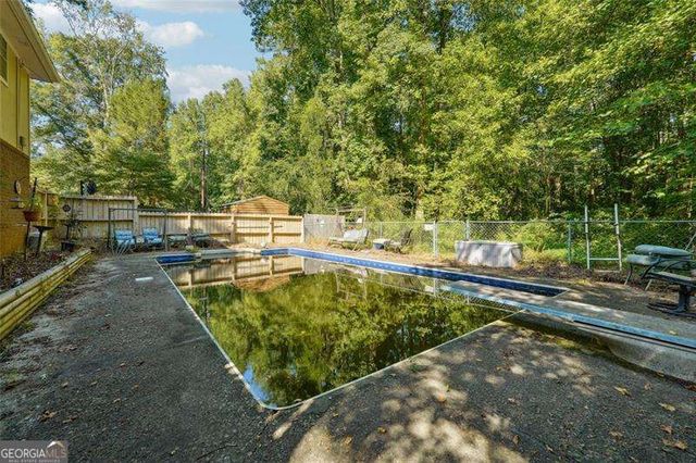 6226 LULLWATER Drive, Douglasville, GA 30135
