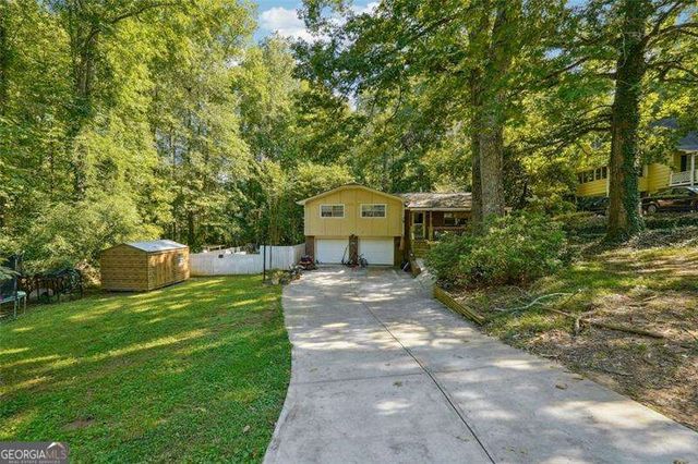 6226 LULLWATER Drive, Douglasville, GA 30135