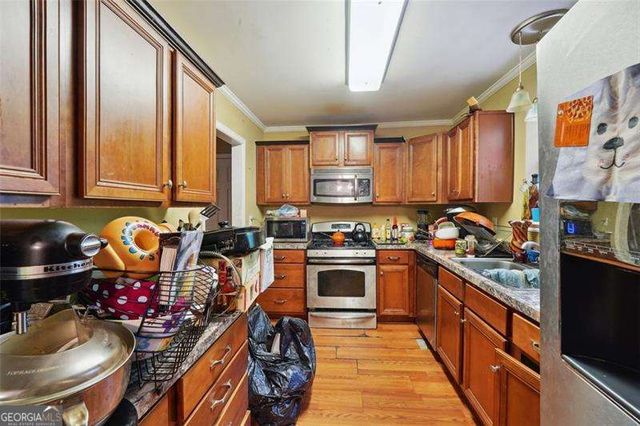 6226 LULLWATER Drive, Douglasville, GA 30135
