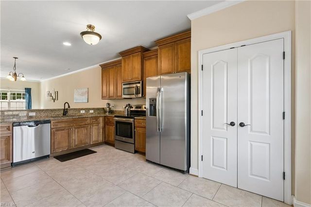 7598 Villa CT, Gloucester Point, VA 23062