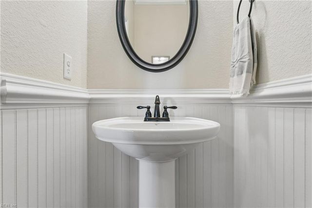 7598 Villa CT, Gloucester Point, VA 23062