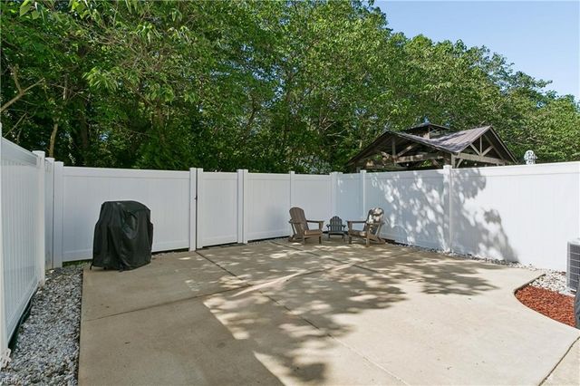 7598 Villa CT, Gloucester Point, VA 23062