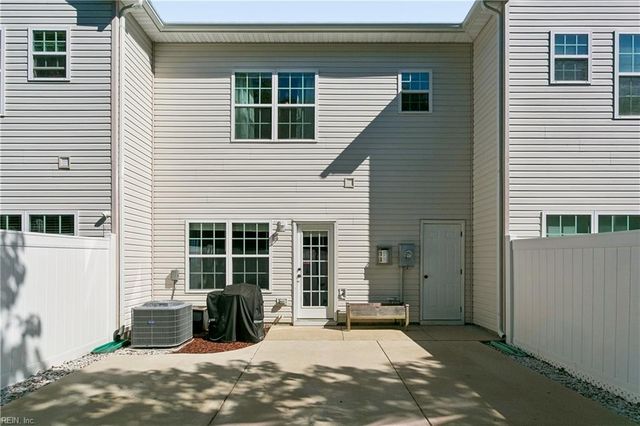 7598 Villa CT, Gloucester Point, VA 23062