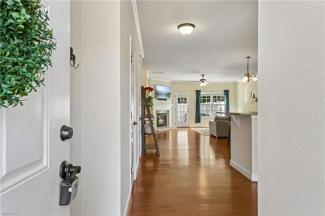 7598 Villa CT, Gloucester Point, VA 23062
