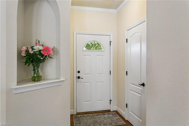 7598 Villa CT, Gloucester Point, VA 23062