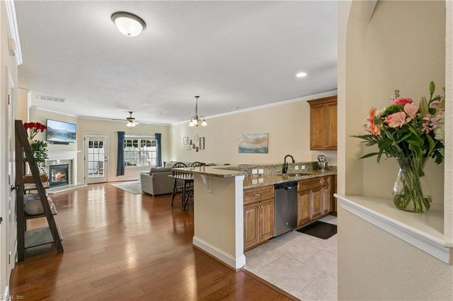 7598 Villa CT, Gloucester Point, VA 23062