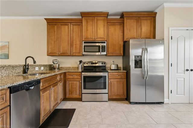 7598 Villa CT, Gloucester Point, VA 23062