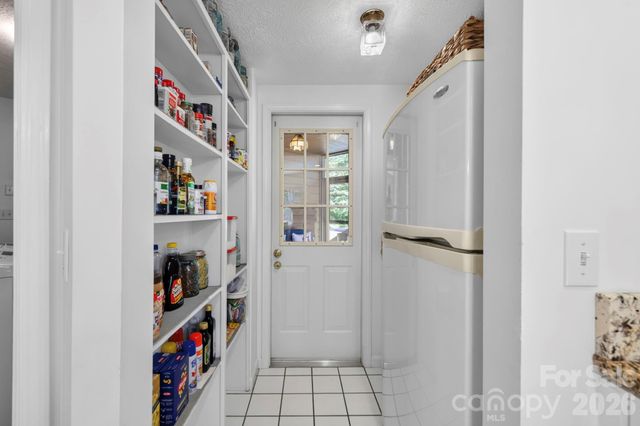 200 Newman Drive, Hendersonville, NC 28792