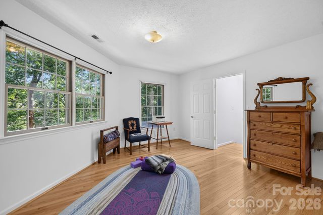 200 Newman Drive, Hendersonville, NC 28792