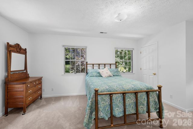 200 Newman Drive, Hendersonville, NC 28792