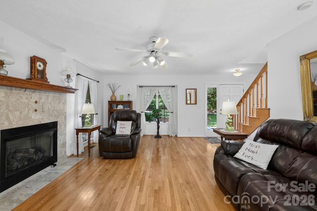 200 Newman Drive, Hendersonville, NC 28792