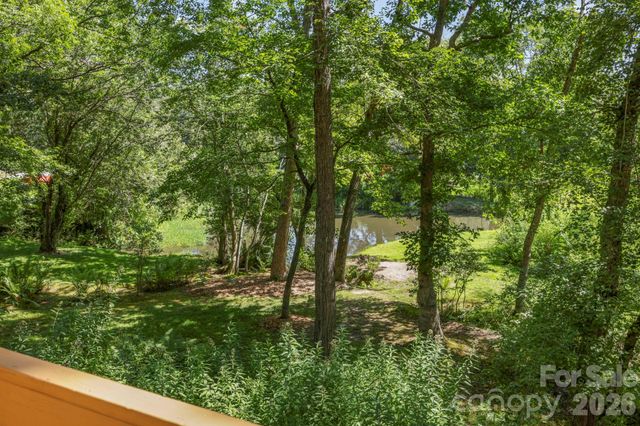 200 Newman Drive, Hendersonville, NC 28792