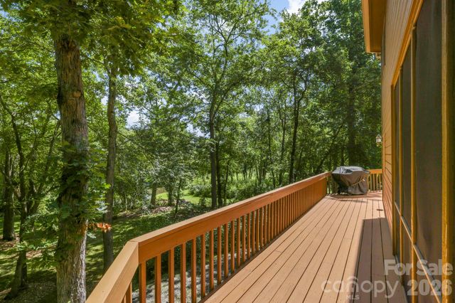 200 Newman Drive, Hendersonville, NC 28792