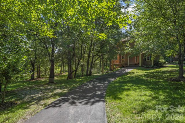 200 Newman Drive, Hendersonville, NC 28792