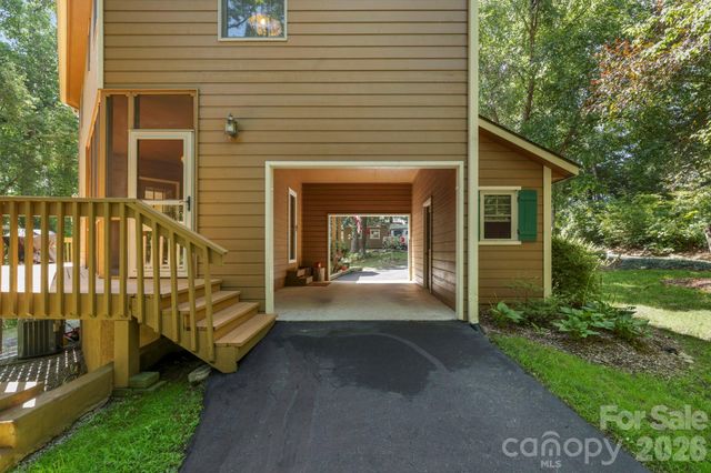 200 Newman Drive, Hendersonville, NC 28792