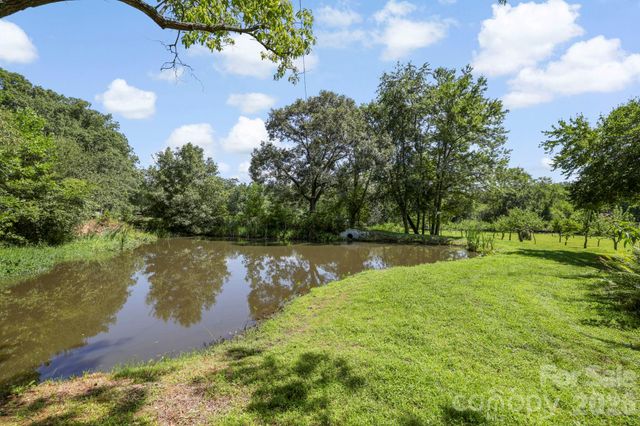 200 Newman Drive, Hendersonville, NC 28792
