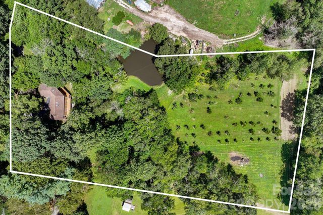 200 Newman Drive, Hendersonville, NC 28792