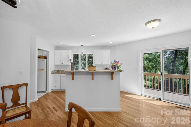 200 Newman Drive, Hendersonville, NC 28792