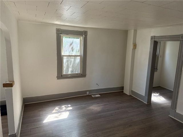 27 Leavenworth Street, Rochester, NY 14613