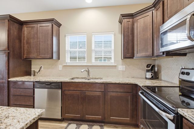 216 Woodsong Ln, Columbia, TN 38401