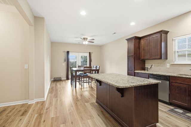 216 Woodsong Ln, Columbia, TN 38401