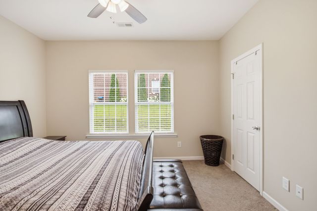 216 Woodsong Ln, Columbia, TN 38401