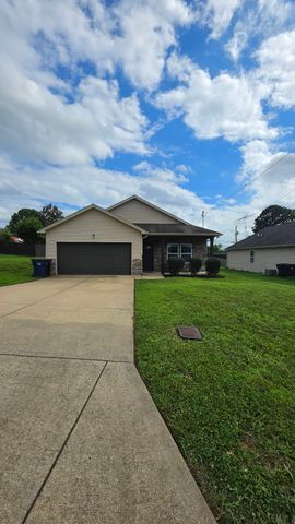 216 Woodsong Ln, Columbia, TN 38401