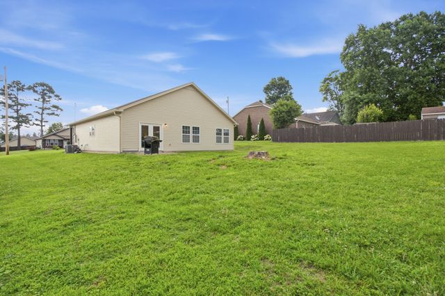 216 Woodsong Ln, Columbia, TN 38401