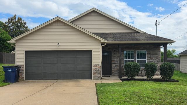 216 Woodsong Ln, Columbia, TN 38401