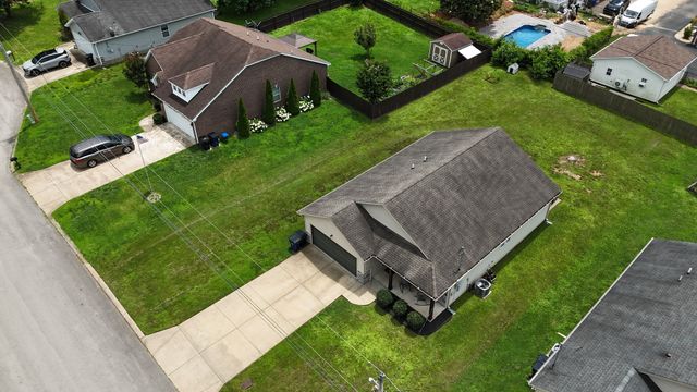 216 Woodsong Ln, Columbia, TN 38401
