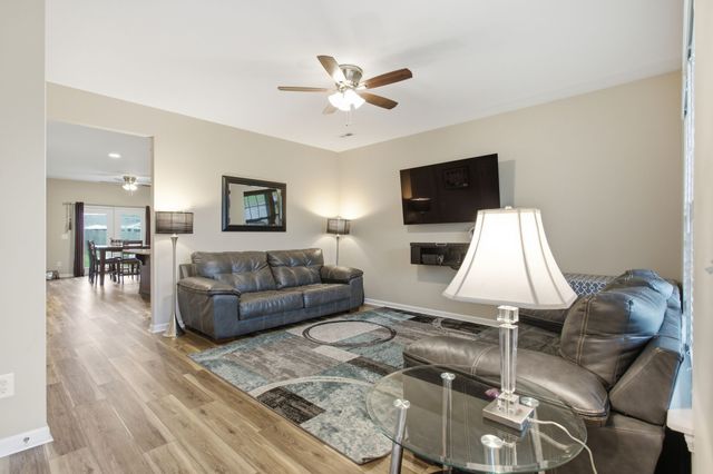 216 Woodsong Ln, Columbia, TN 38401