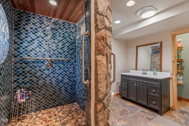 17283 Kingfisher Drive, Bend, OR 97707