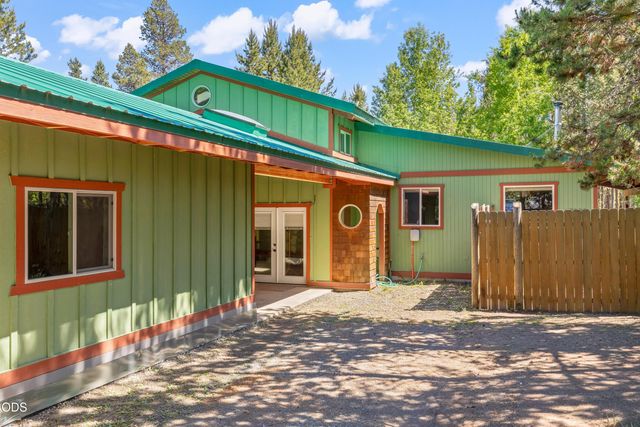 17283 Kingfisher Drive, Bend, OR 97707
