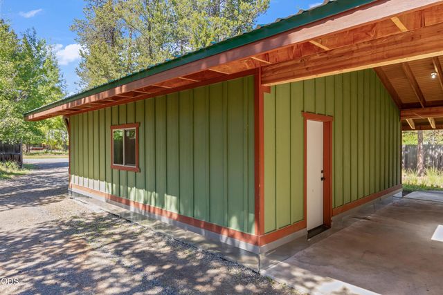 17283 Kingfisher Drive, Bend, OR 97707