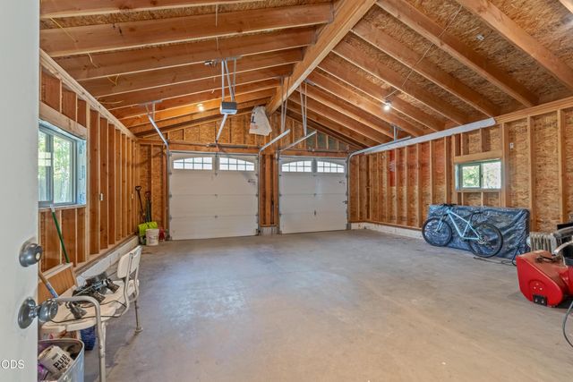 17283 Kingfisher Drive, Bend, OR 97707