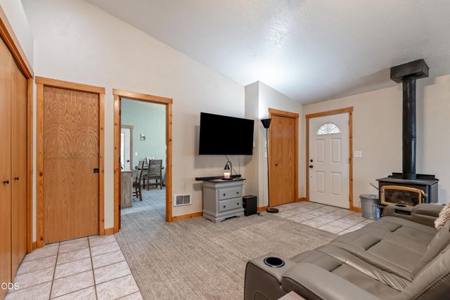 17283 Kingfisher Drive, Bend, OR 97707