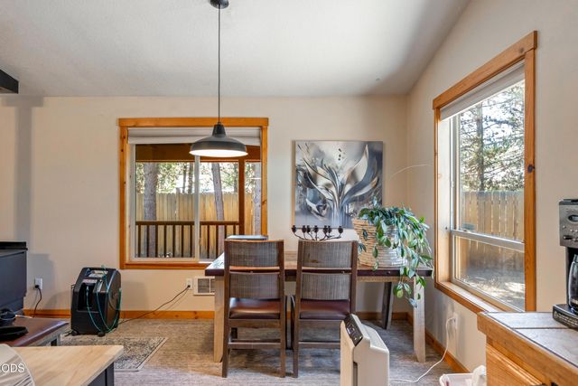 17283 Kingfisher Drive, Bend, OR 97707