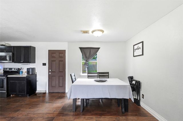 9326 Montgomery Lane, La Porte, TX 77571