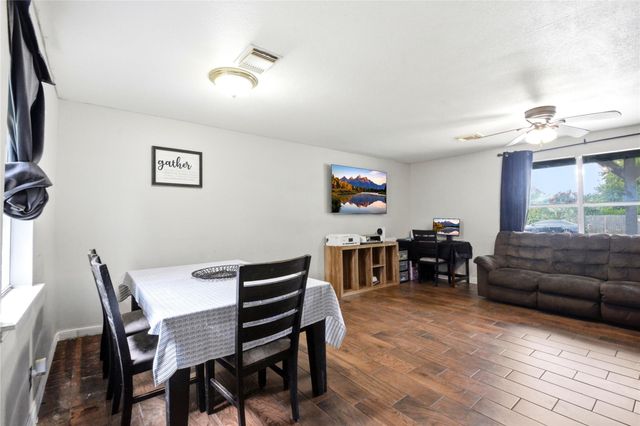 9326 Montgomery Lane, La Porte, TX 77571