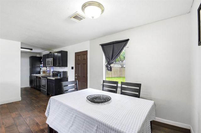 9326 Montgomery Lane, La Porte, TX 77571