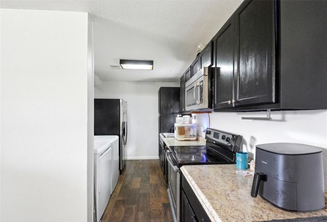 9326 Montgomery Lane, La Porte, TX 77571