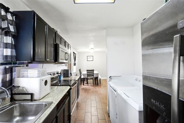 9326 Montgomery Lane, La Porte, TX 77571