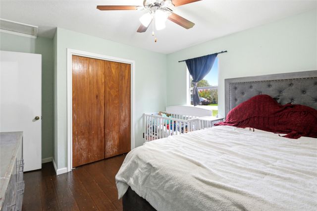 9326 Montgomery Lane, La Porte, TX 77571