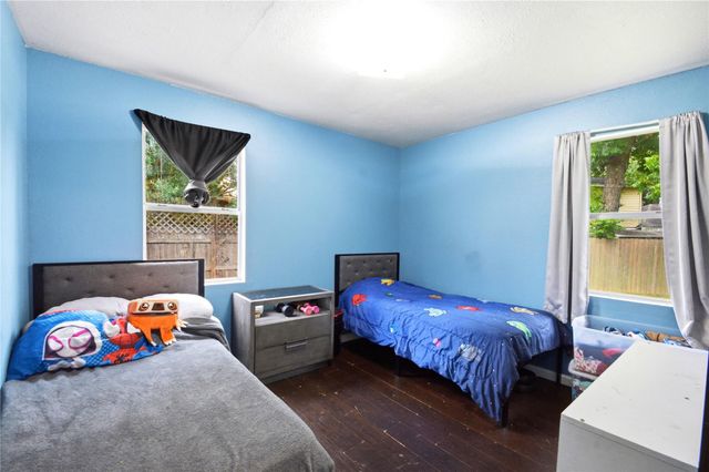 9326 Montgomery Lane, La Porte, TX 77571